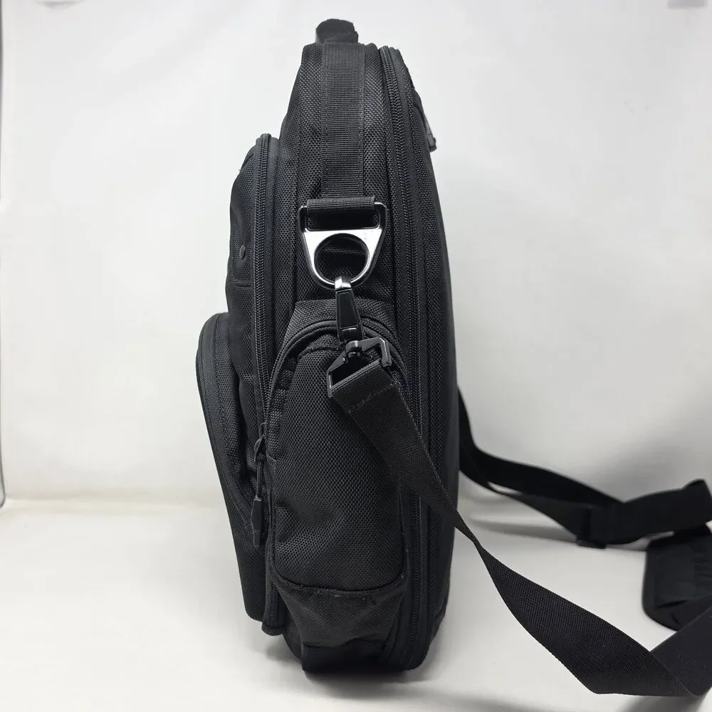 Oakley Vertical Messenger Pack 2.0 Blackout Tactical Outdoor Laptop Bag 17 Liter